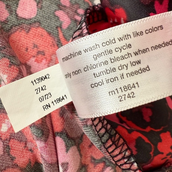 Lane Bryant Ruched Button-Front Knit & Woven Blouse Red Floral Plus Size 14/16 - Picture 10 of 11